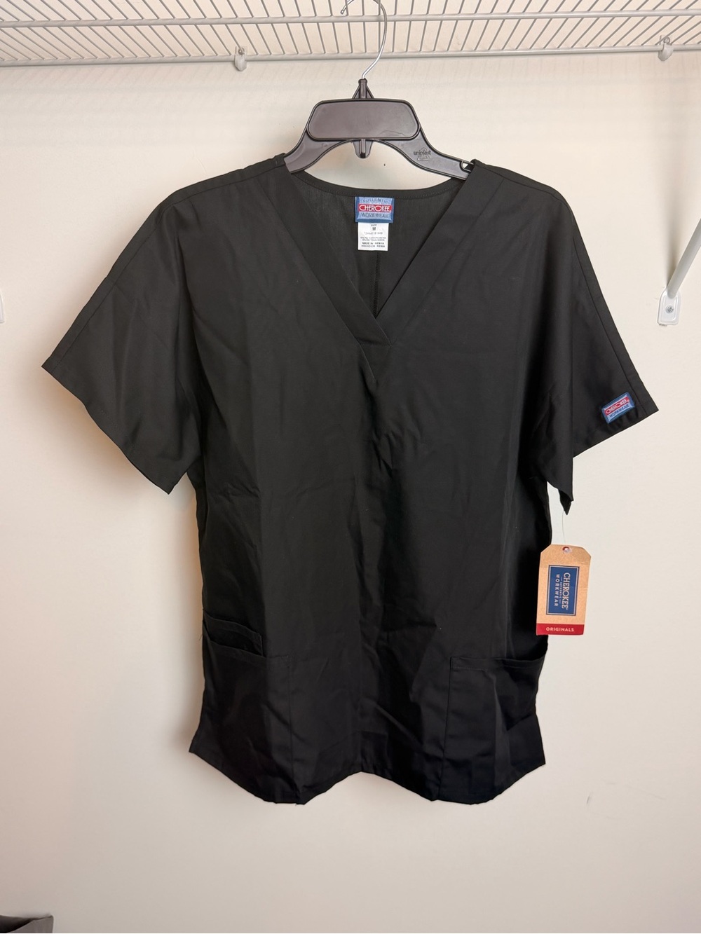 NWT! Cherokee Workwear Originals Traditional Scrub Top Medium
